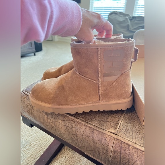 UGG boots - Picture 2 of 16